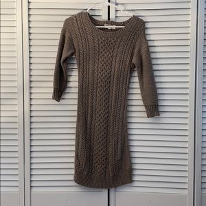 Sweater dresS